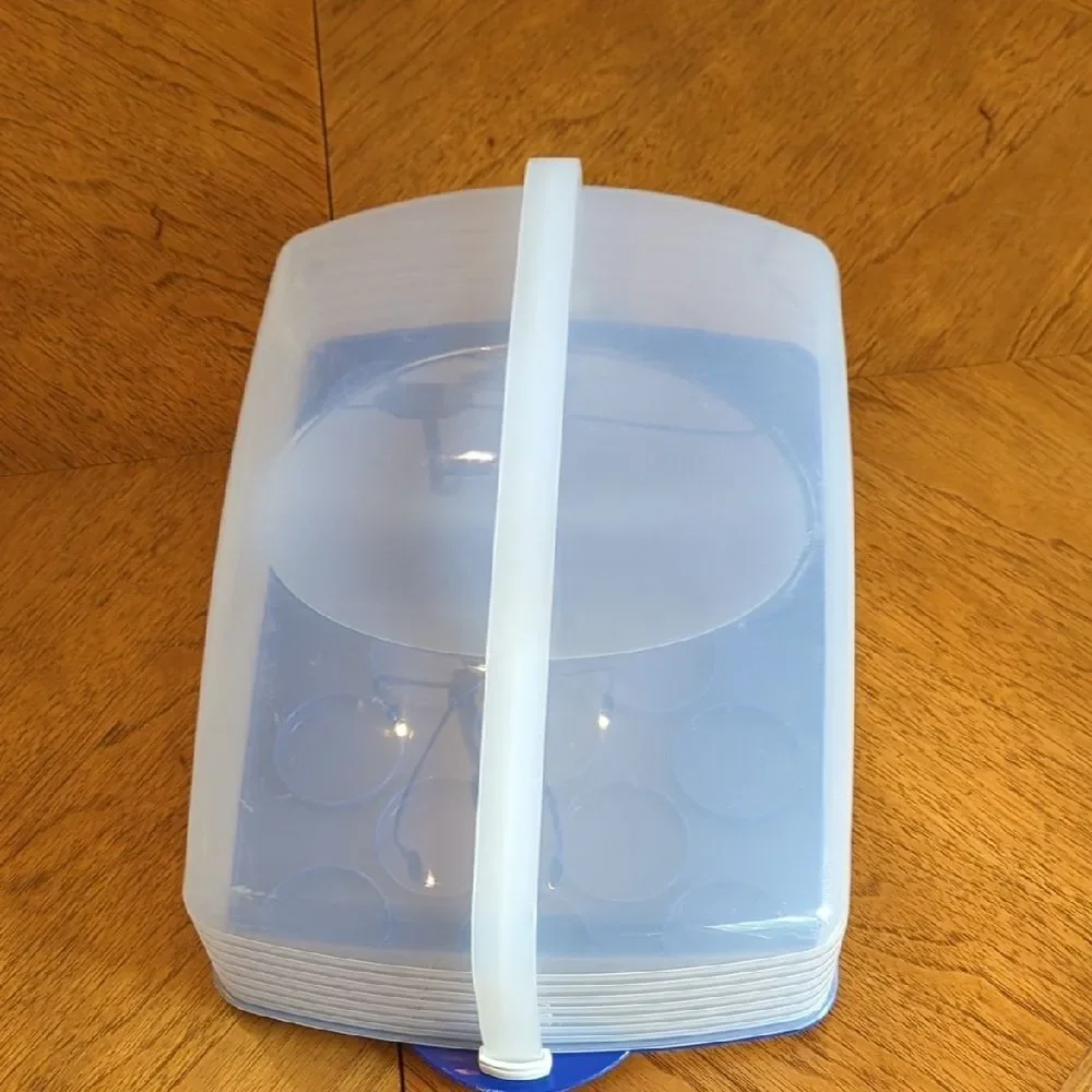 Tupperware Cake Taker And Cupcake Storage Container & Carrier
